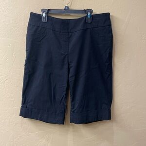 Westbound Petites Pull On Bermuda Shorts. Black. 14P Excellent condition